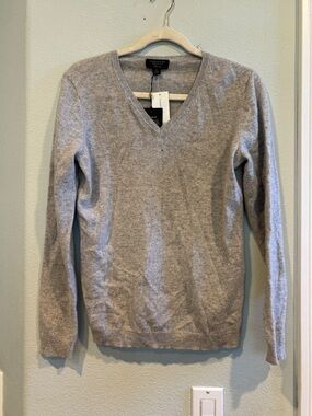 Charter Club Light Gray V-Neck Sweater